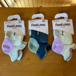 Lot Of 3 Feetures Women's Seamless Elite Max Cushion Tab Sock Medium NWT